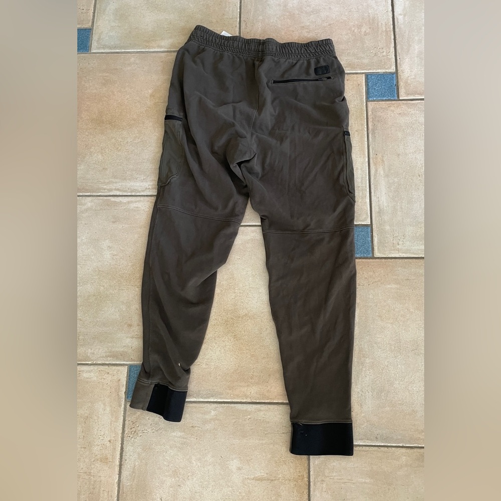 Abercrombie & Fitch Men’s Olive Green Sweatpants with Coral Trim Size: M - Picture 5 of 5